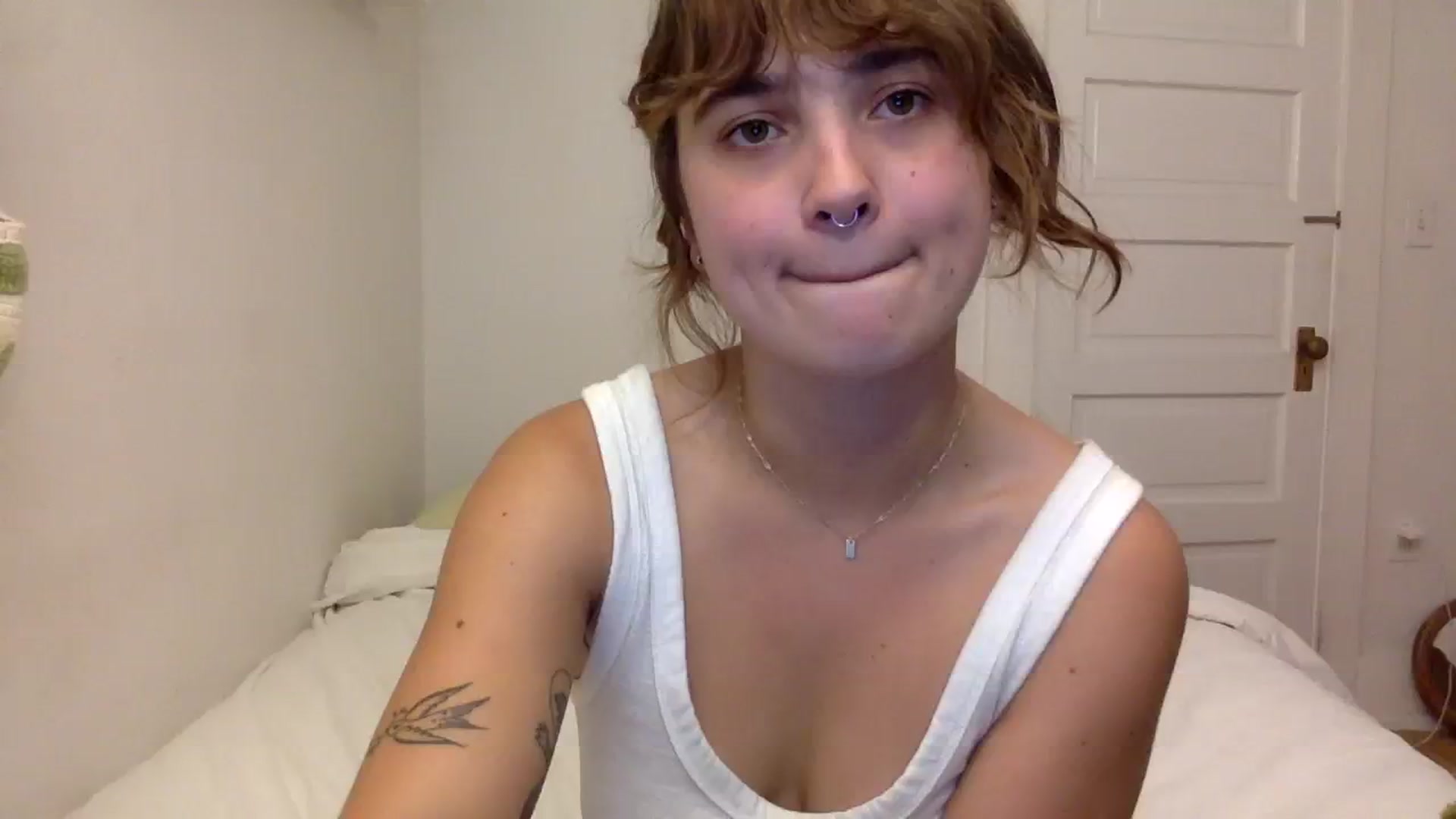 Gallery image thumbnail from gentlylo's myfreecams stream on, 08/28/2023, 04:19 image 20 of 20