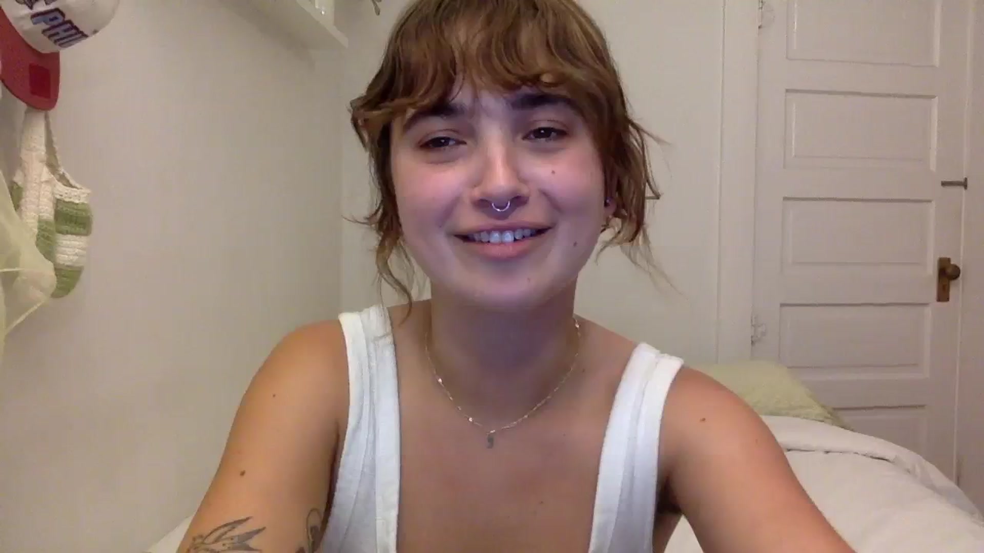 Gallery image thumbnail from gentlylo's myfreecams stream on, 08/28/2023, 04:19 image 13 of 20