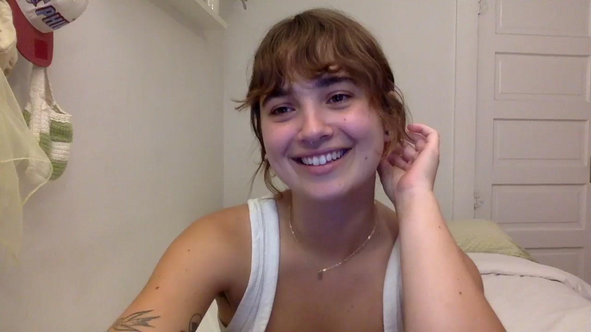 Gallery image thumbnail from gentlylo's myfreecams stream on, 08/28/2023, 04:19 image 16 of 20
