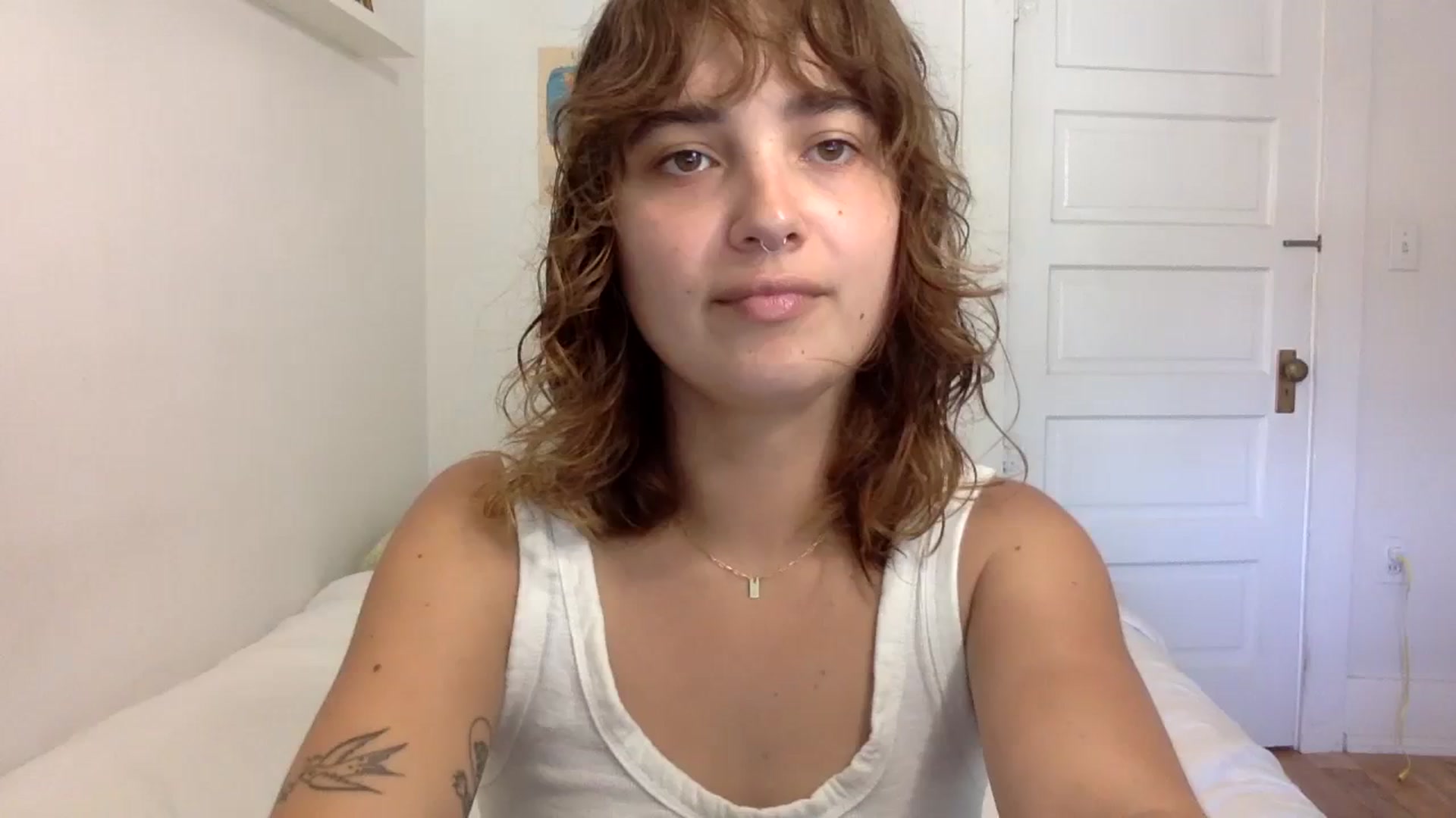 Gallery image thumbnail from gentlylo's myfreecams stream on, 08/31/2023, 24:00 image 1 of 20