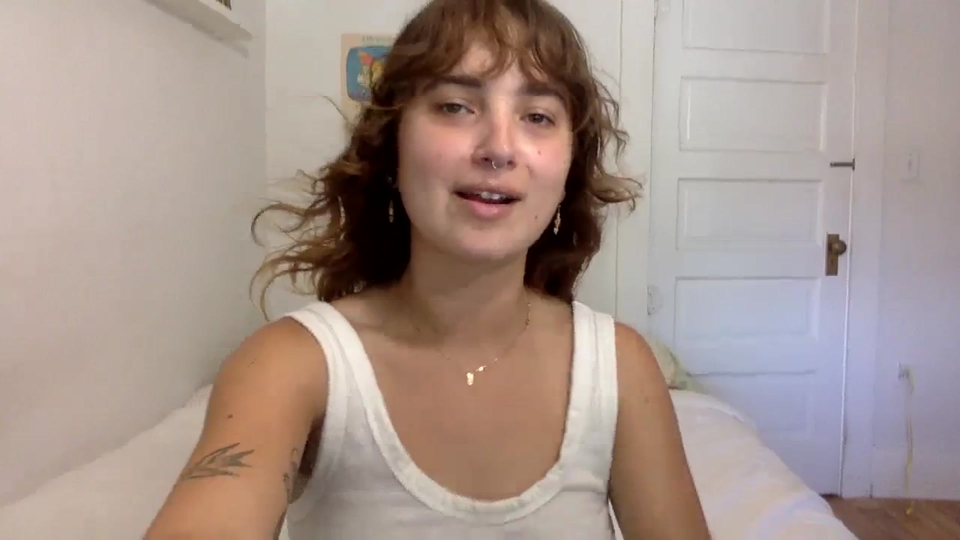 Gallery image thumbnail from gentlylo's myfreecams stream on, 08/31/2023, 24:00 image 12 of 20
