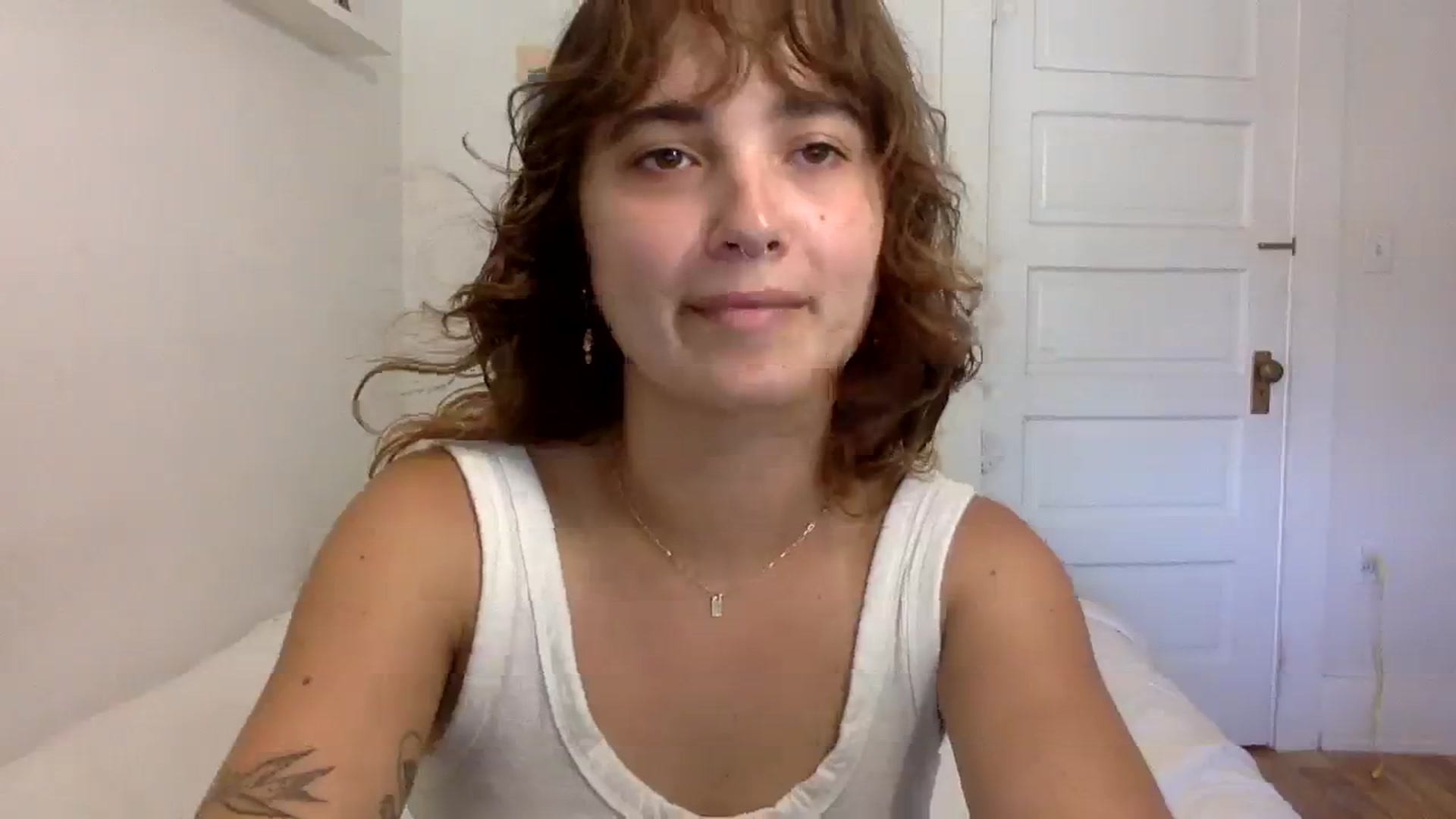 Gallery image thumbnail from gentlylo's myfreecams stream on, 08/31/2023, 24:00 image 8 of 20
