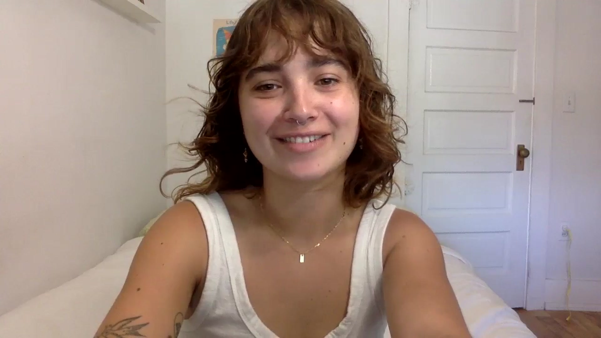 Gallery image thumbnail from gentlylo's myfreecams stream on, 08/31/2023, 24:00 image 6 of 20
