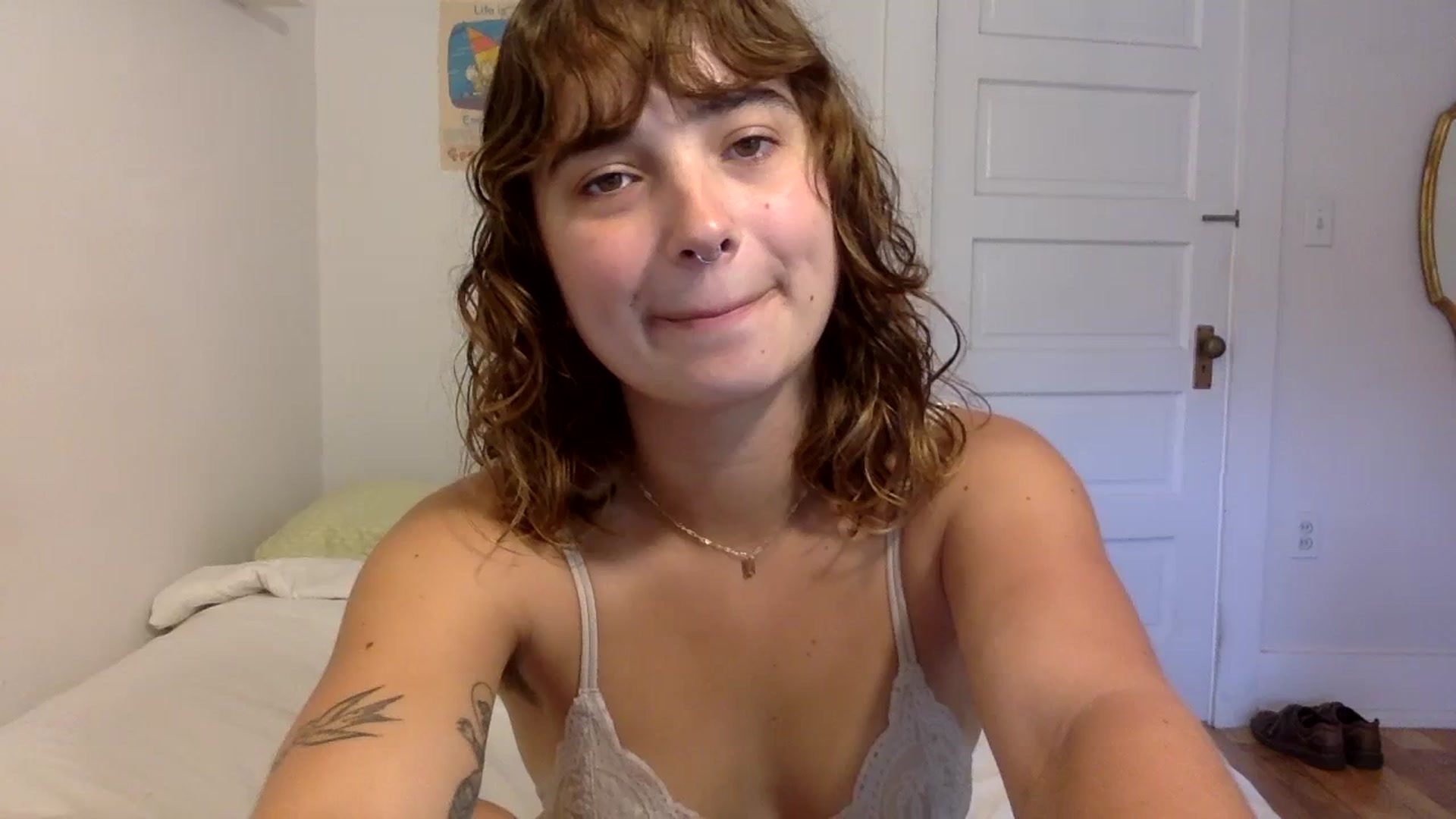 Gallery image thumbnail from gentlylo's myfreecams stream on, 09/05/2023, 18:33 image 20 of 20