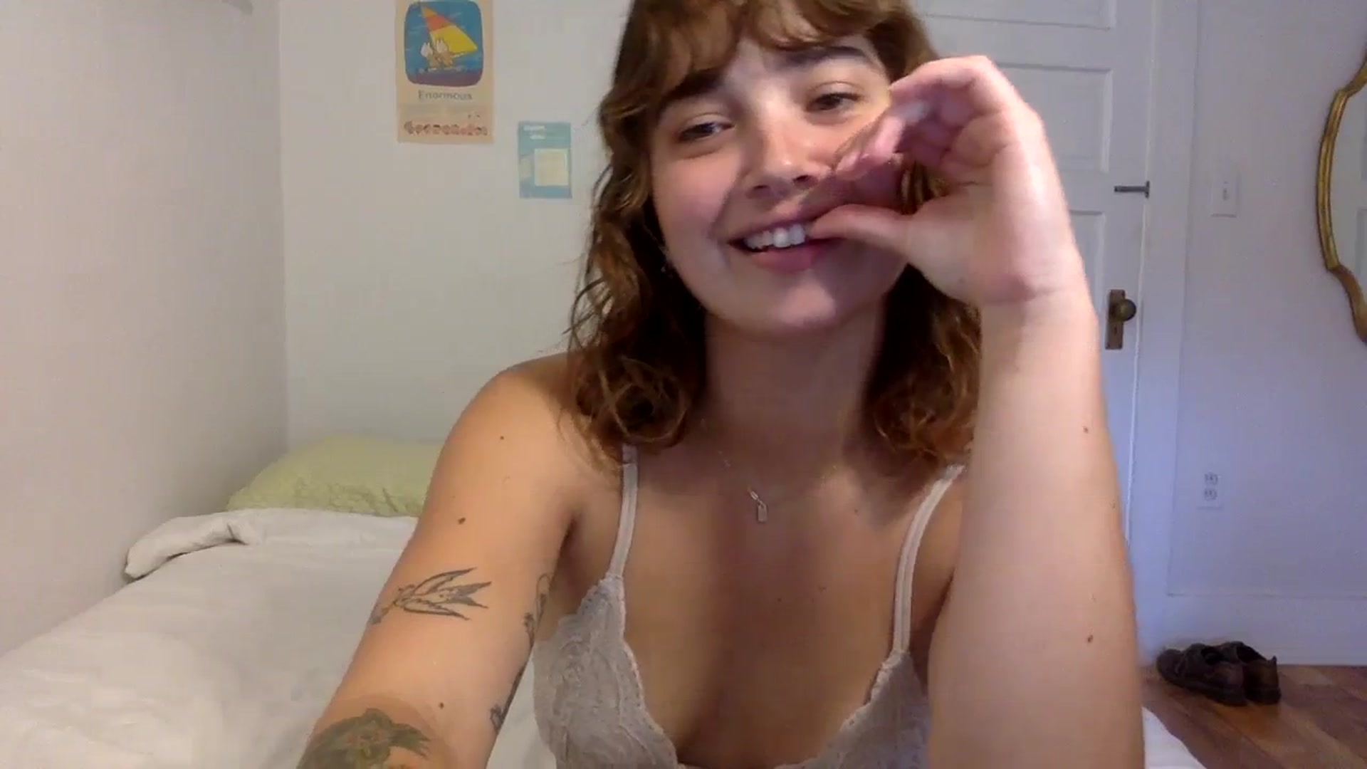 Gallery image thumbnail from gentlylo's myfreecams stream on, 09/05/2023, 18:33 image 16 of 20