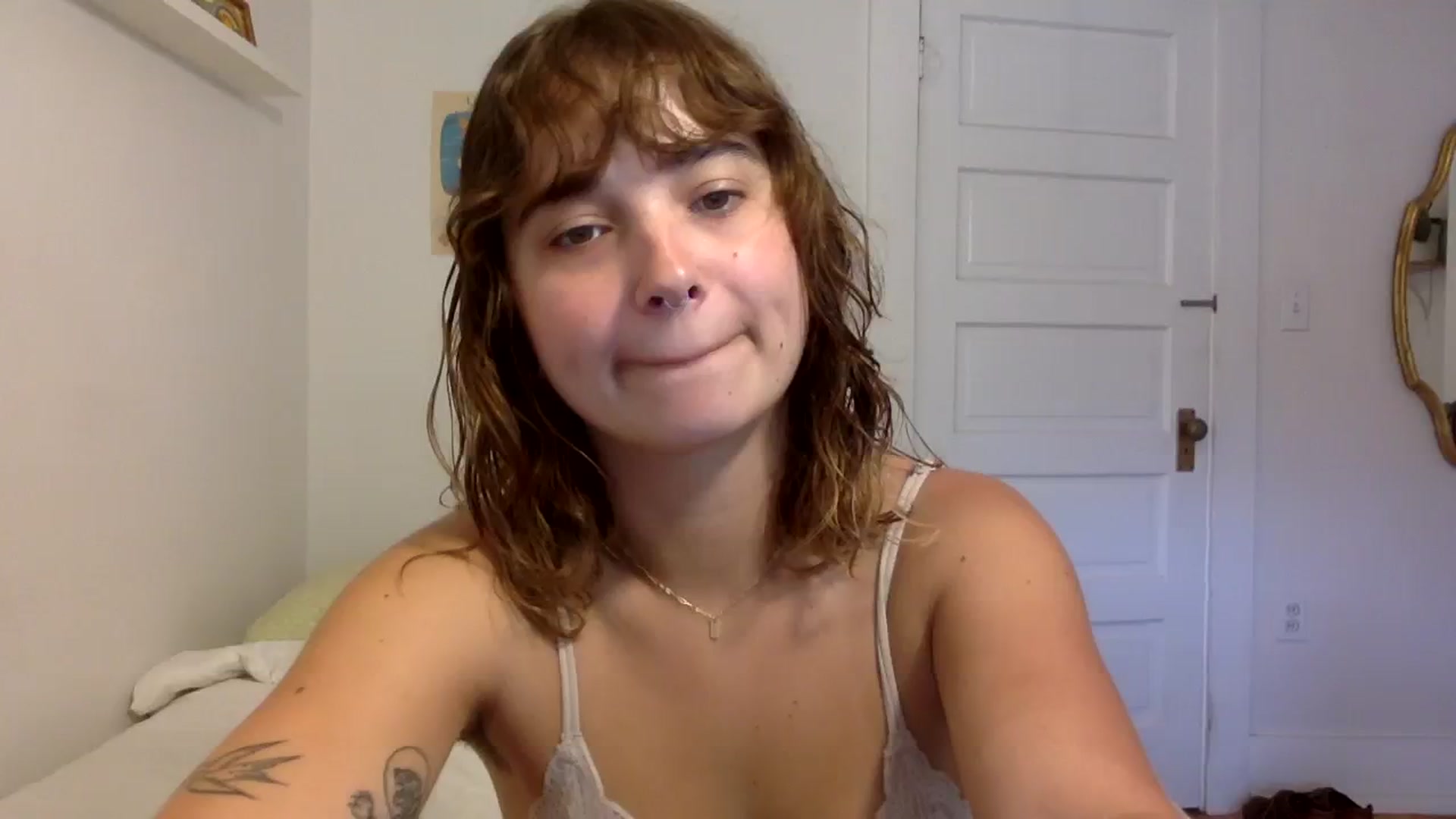 Gallery image thumbnail from gentlylo's myfreecams stream on, 09/05/2023, 18:33 image 7 of 20