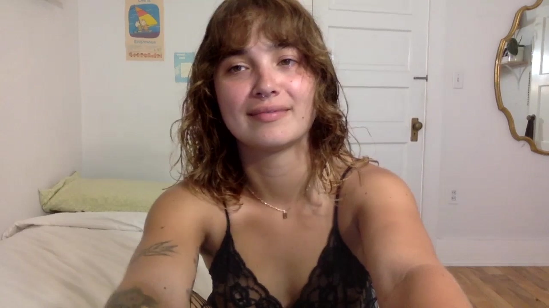 Gallery image thumbnail from gentlylo's myfreecams stream on, 09/08/2023, 02:44 image 15 of 20