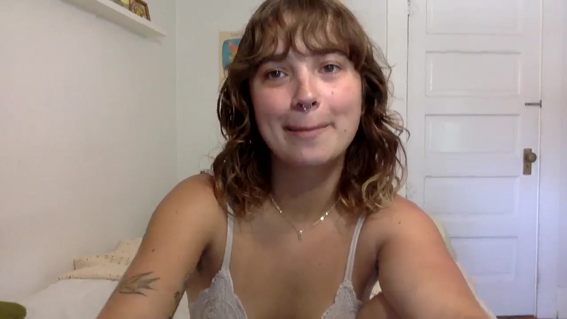 Gallery image thumbnail from gentlylo's myfreecams stream on, 09/09/2023, 18:39 image 12 of 20