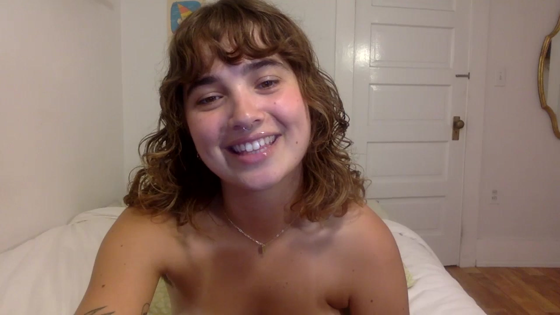 Gallery image thumbnail from gentlylo's myfreecams stream on, 09/19/2023, 07:40 image 11 of 20