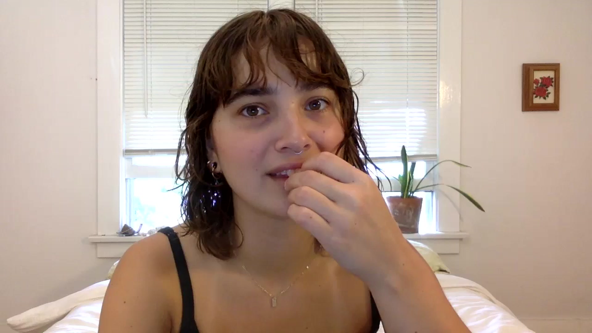 Gallery image thumbnail from gentlylo's myfreecams stream on, 10/10/2023, 16:54 image 19 of 20