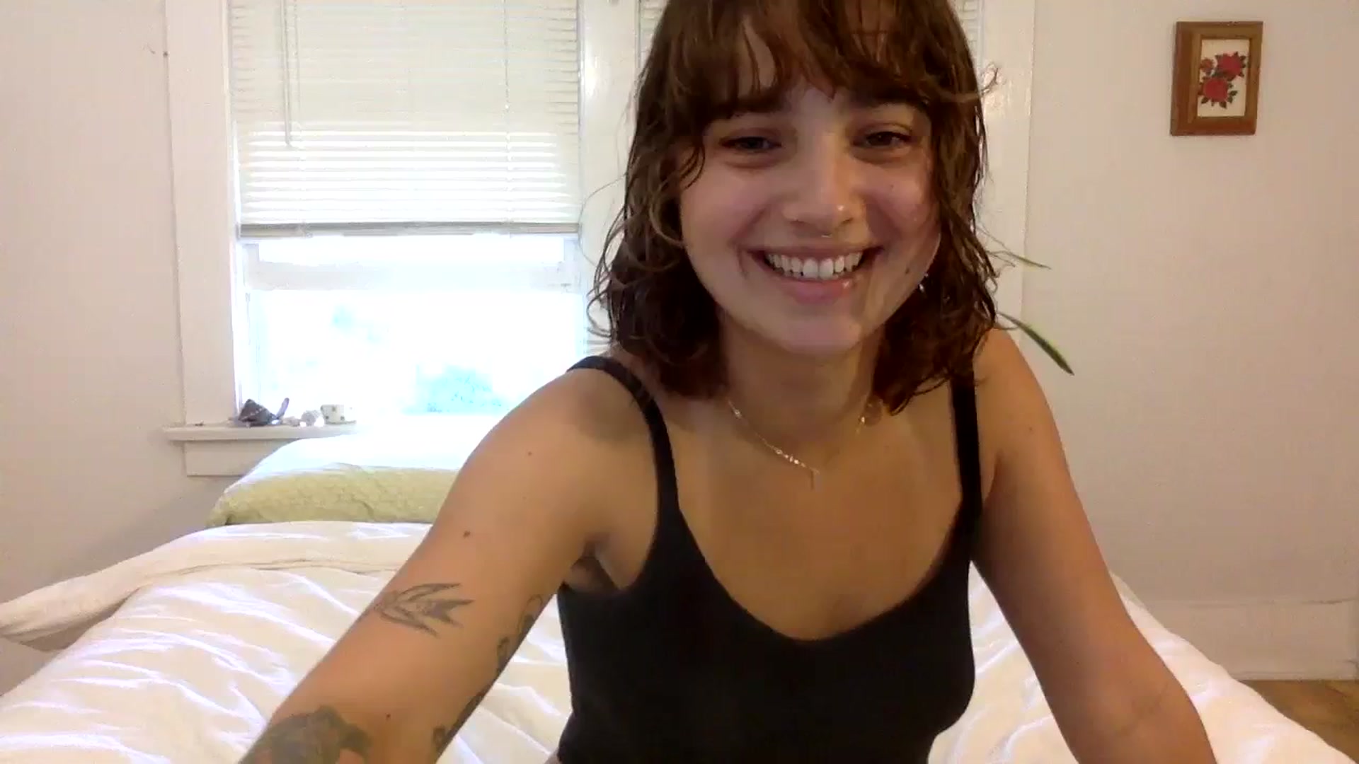 Gallery image thumbnail from gentlylo's myfreecams stream on, 10/10/2023, 17:44 image 5 of 20