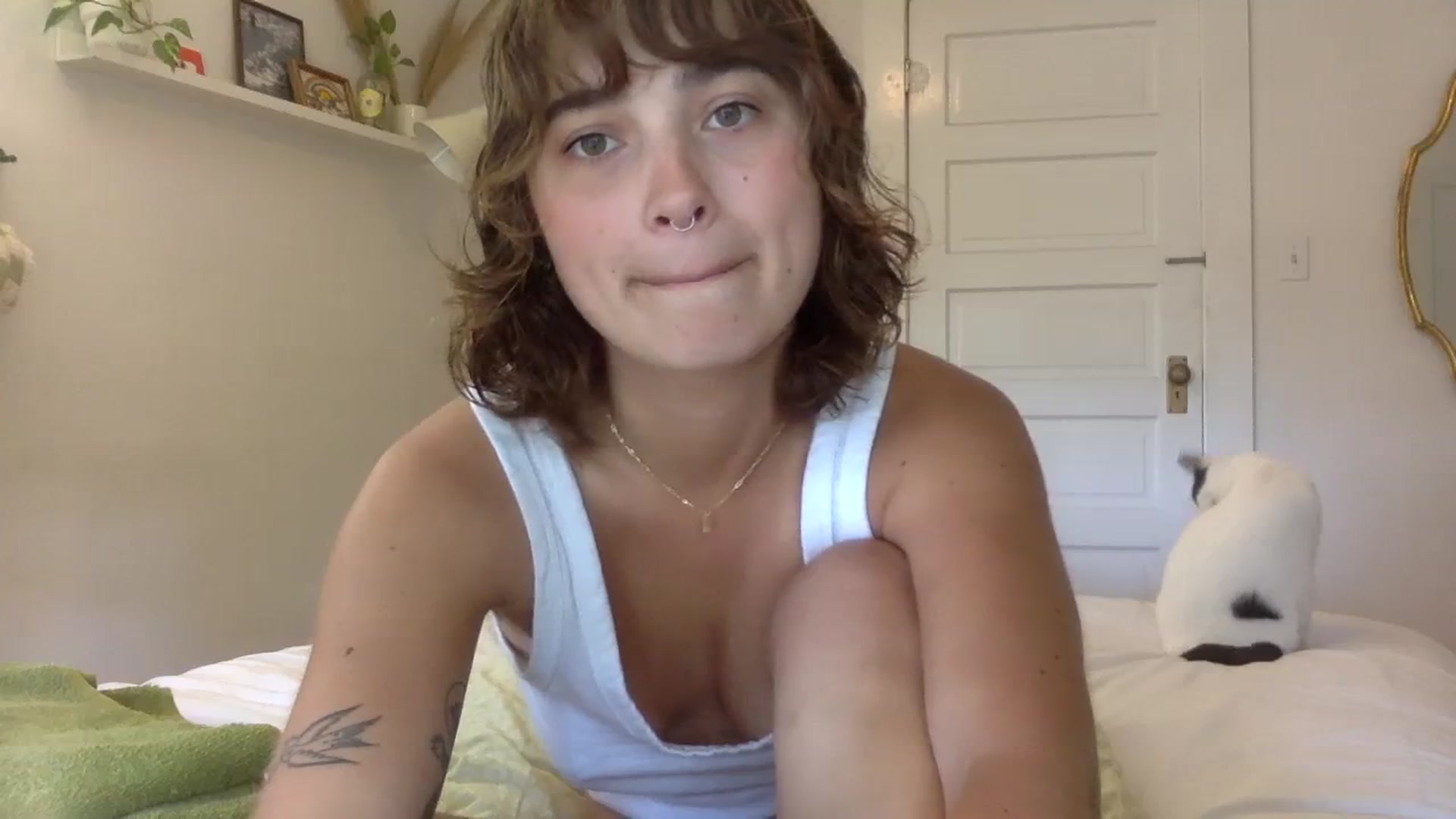 Gallery image thumbnail from gentlylo's myfreecams stream on, 10/12/2023, 17:46 image 10 of 20