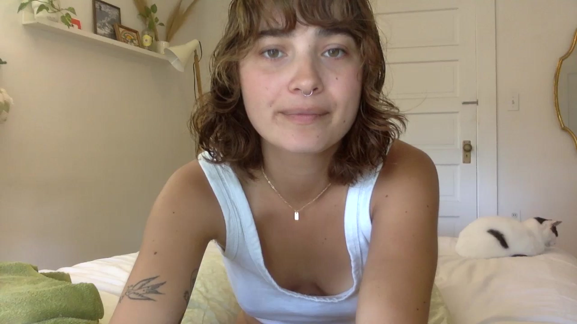 Gallery image thumbnail from gentlylo's myfreecams stream on, 10/12/2023, 17:46 image 15 of 20