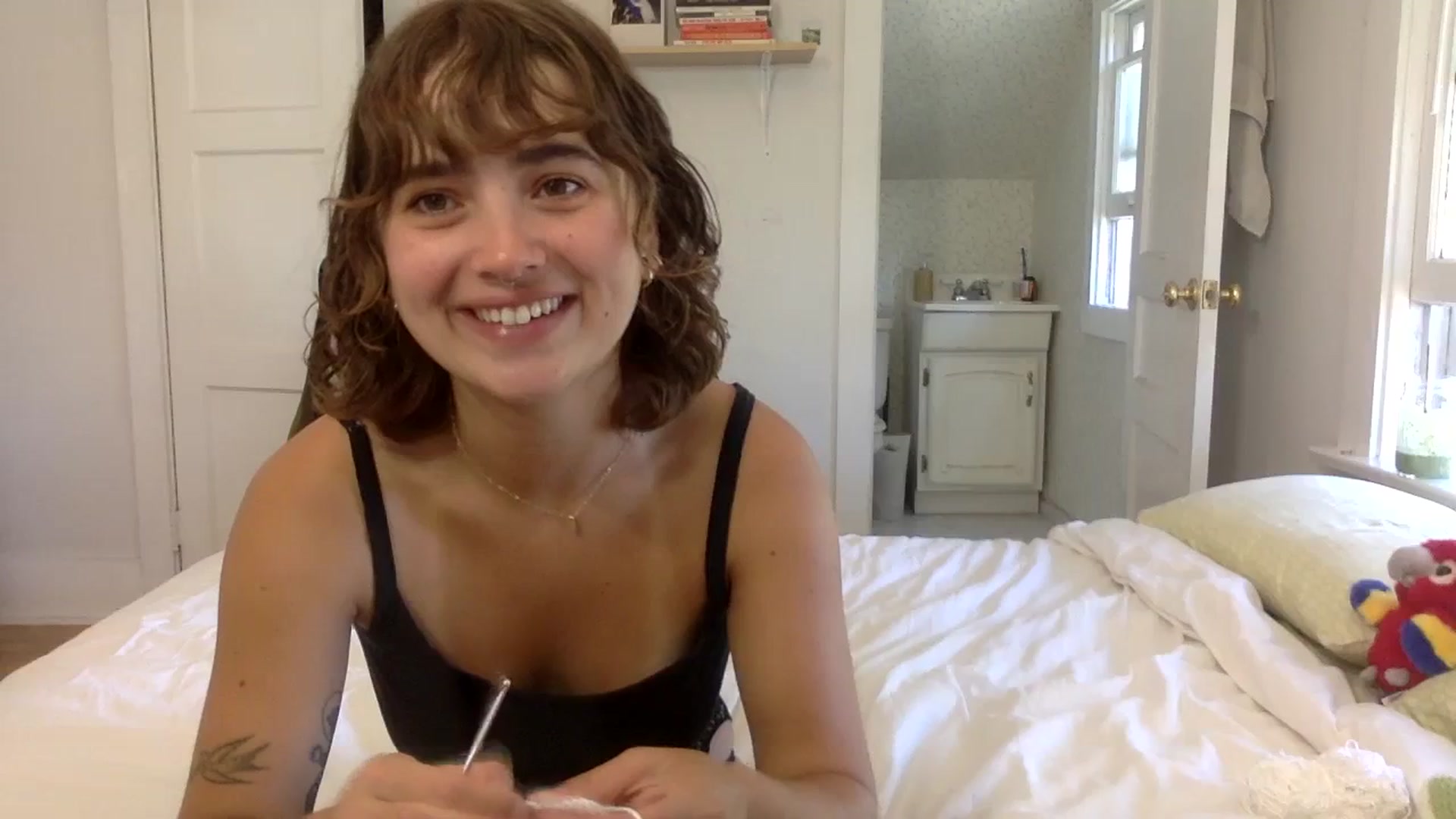 Gallery image thumbnail from gentlylo's myfreecams stream on, 10/15/2023, 20:19 image 15 of 20