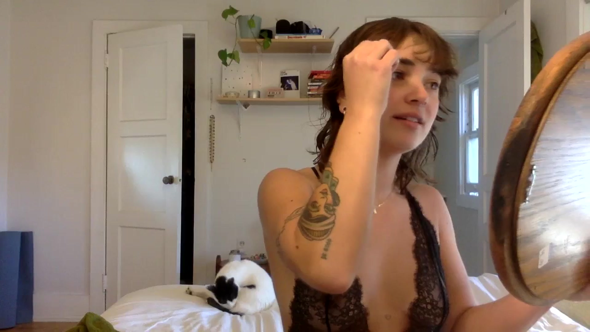 Gallery image thumbnail from gentlylo's myfreecams stream on, 11/27/2023, 17:23 image 3 of 20