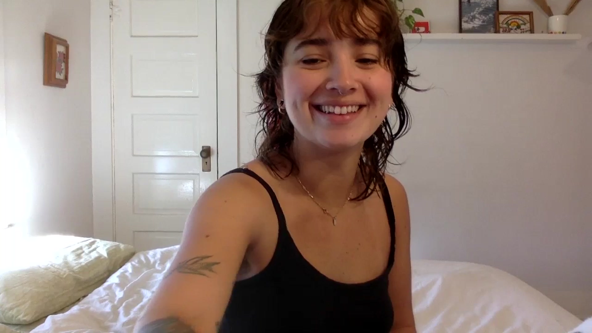 Gallery image thumbnail from gentlylo's myfreecams stream on, 12/02/2023, 18:38 image 4 of 20