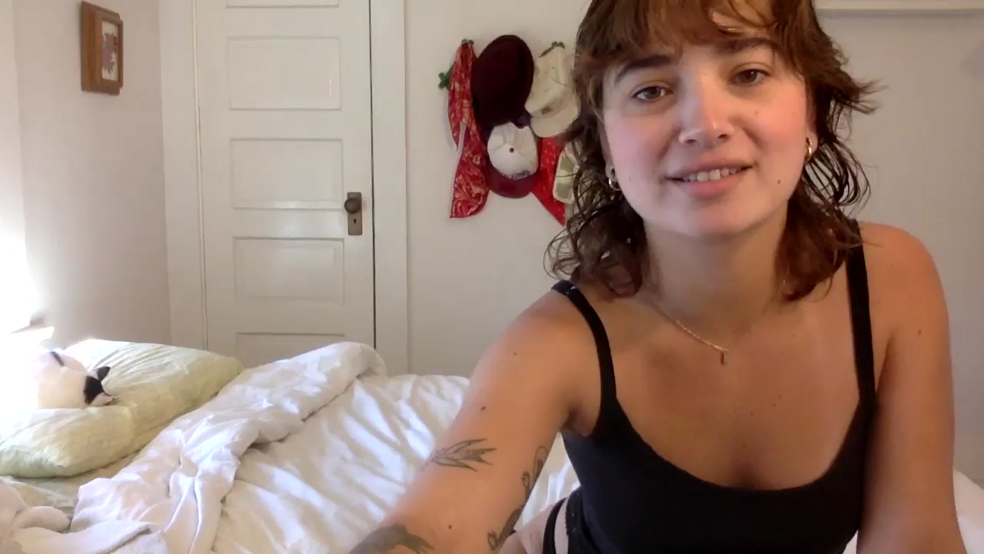 Gallery image thumbnail from gentlylo's myfreecams stream on, 12/02/2023, 18:38 image 19 of 20