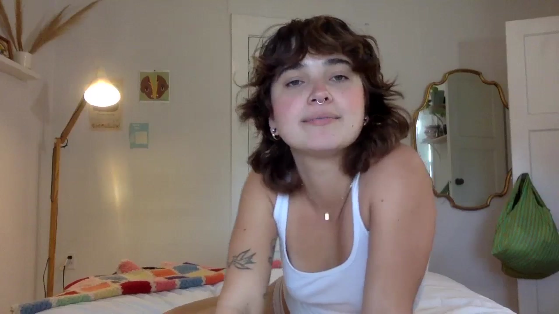 Gallery image thumbnail from gentlylo's myfreecams stream on, 12/04/2023, 19:57 image 2 of 20