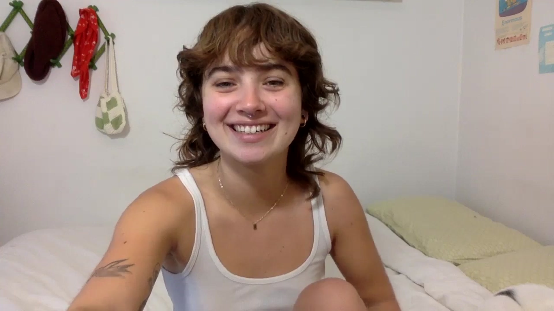 Gallery image thumbnail from gentlylo's myfreecams stream on, 12/30/2023, 19:02 image 7 of 20