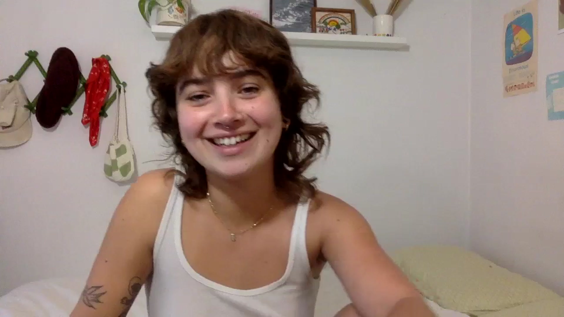 Gallery image thumbnail from gentlylo's myfreecams stream on, 12/30/2023, 19:02 image 3 of 20