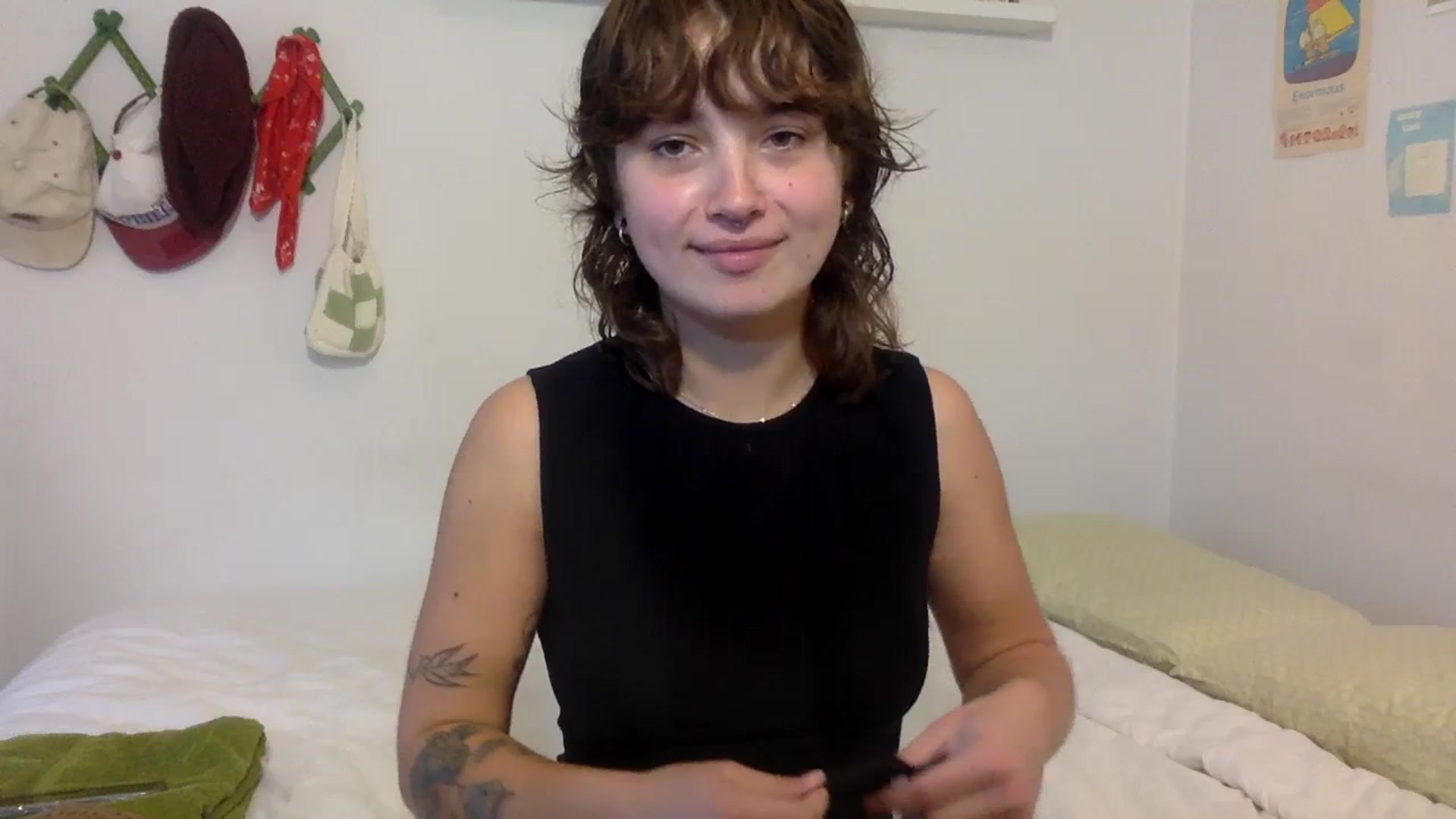 Gallery image thumbnail from gentlylo's myfreecams stream on, 12/31/2023, 19:36 image 14 of 20