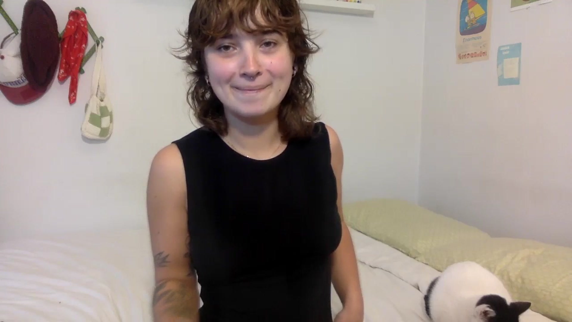 Gallery image thumbnail from gentlylo's myfreecams stream on, 12/31/2023, 19:36 image 18 of 20