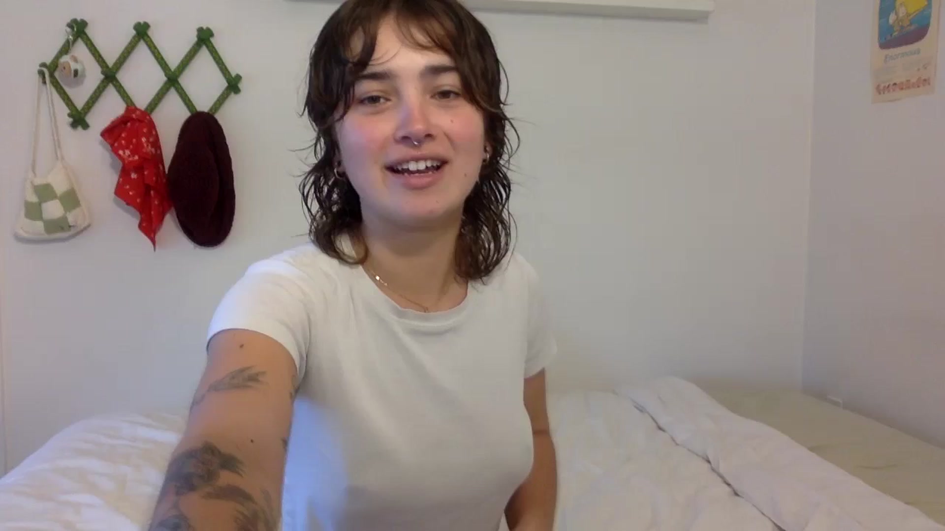 Gallery image thumbnail from gentlylo's myfreecams stream on, 02/10/2024, 18:06 image 1 of 20