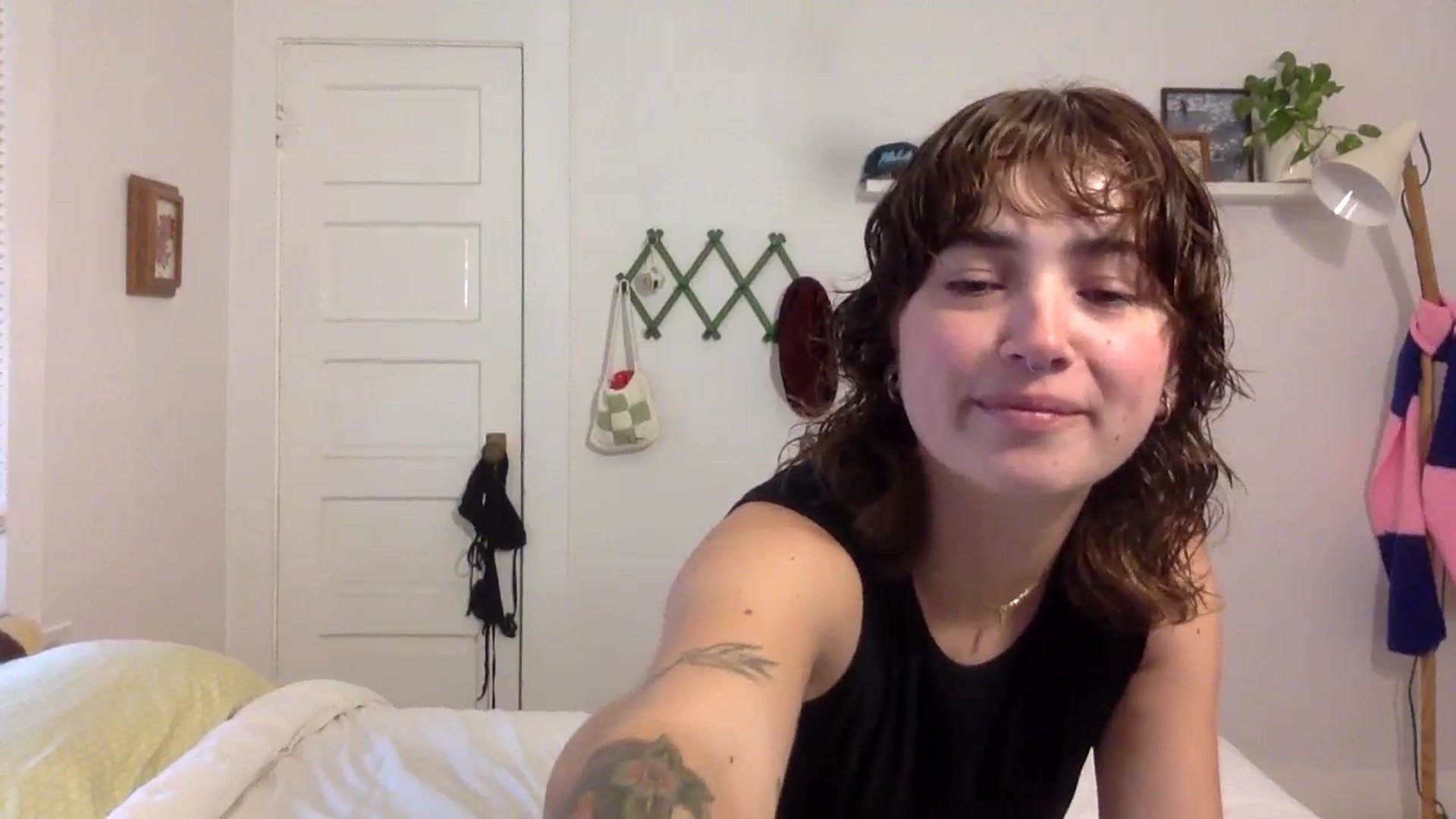 Gallery image thumbnail from gentlylo's myfreecams stream on, 02/18/2024, 18:02 image 2 of 20