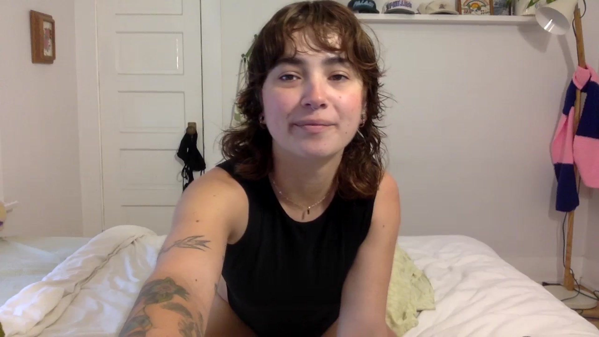 Gallery image thumbnail from gentlylo's myfreecams stream on, 02/18/2024, 18:02 image 16 of 20