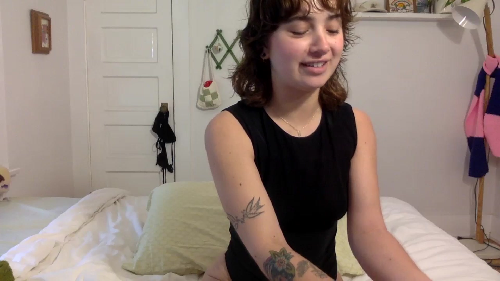 Gallery image thumbnail from gentlylo's myfreecams stream on, 02/18/2024, 18:02 image 17 of 20
