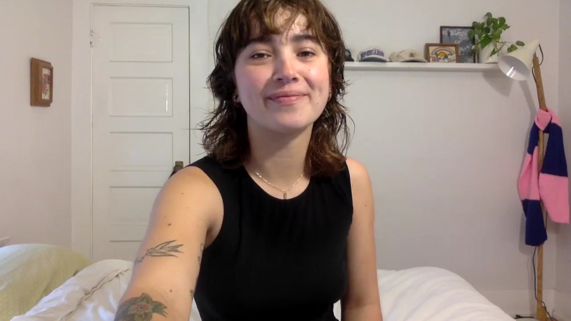 Gallery image thumbnail from gentlylo's myfreecams stream on, 02/18/2024, 18:02 image 7 of 20