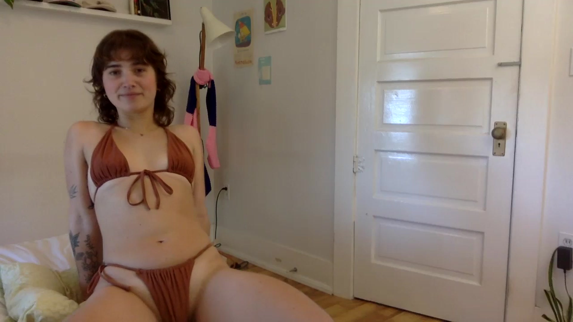 Gallery image thumbnail from gentlylo's myfreecams stream on, 03/17/2024, 17:50 image 19 of 20