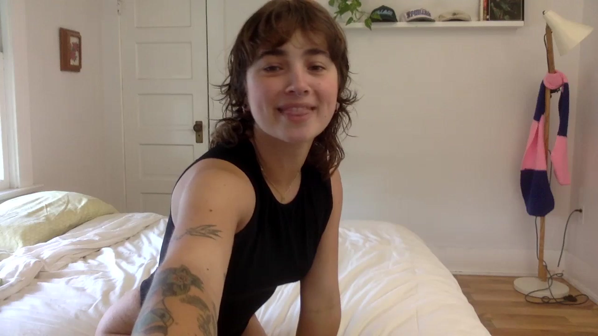 Gallery image thumbnail from gentlylo's myfreecams stream on, 03/22/2024, 17:47 image 8 of 20