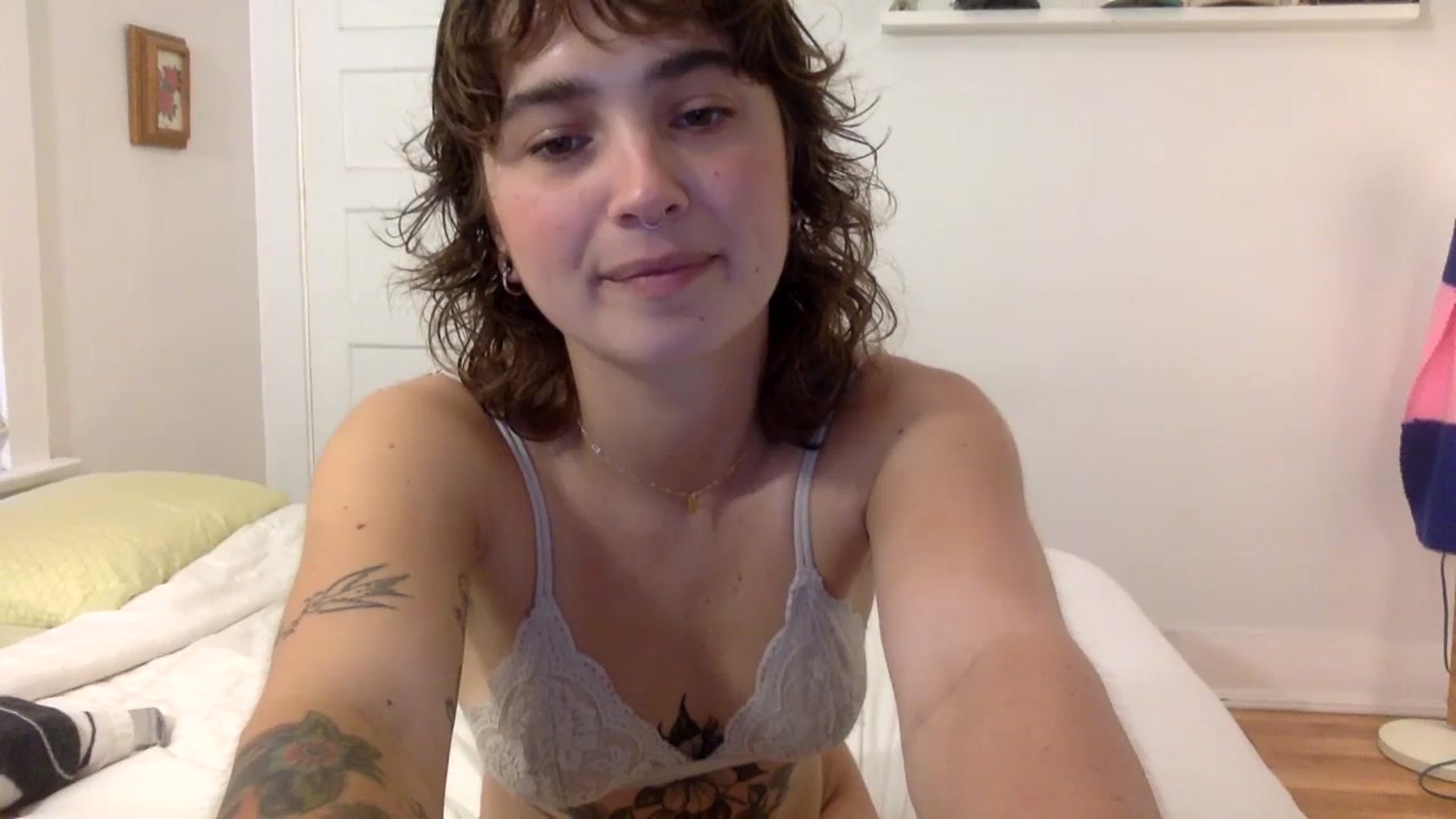 Gallery image thumbnail from gentlylo's myfreecams stream on, 03/30/2024, 16:34 image 17 of 20