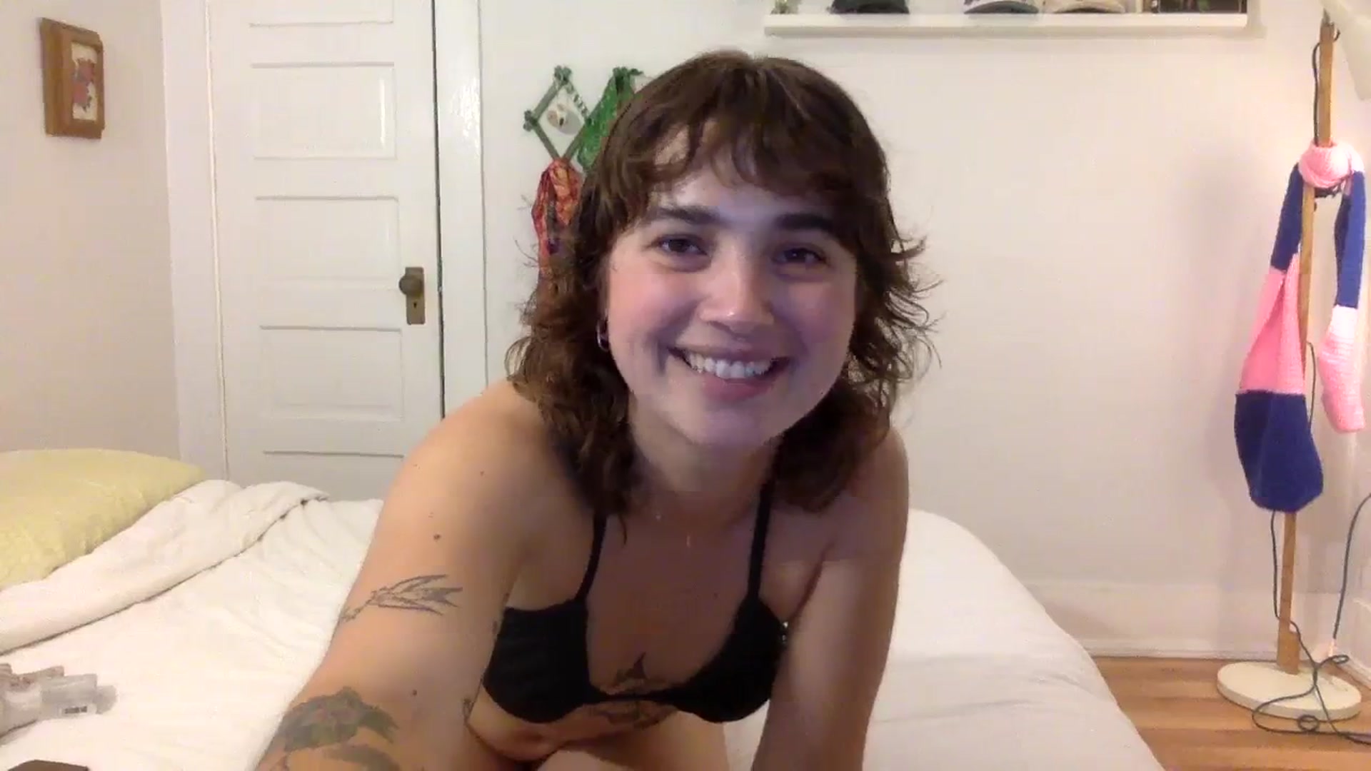 Gallery image thumbnail from gentlylo's myfreecams stream on, 03/30/2024, 17:01 image 5 of 20