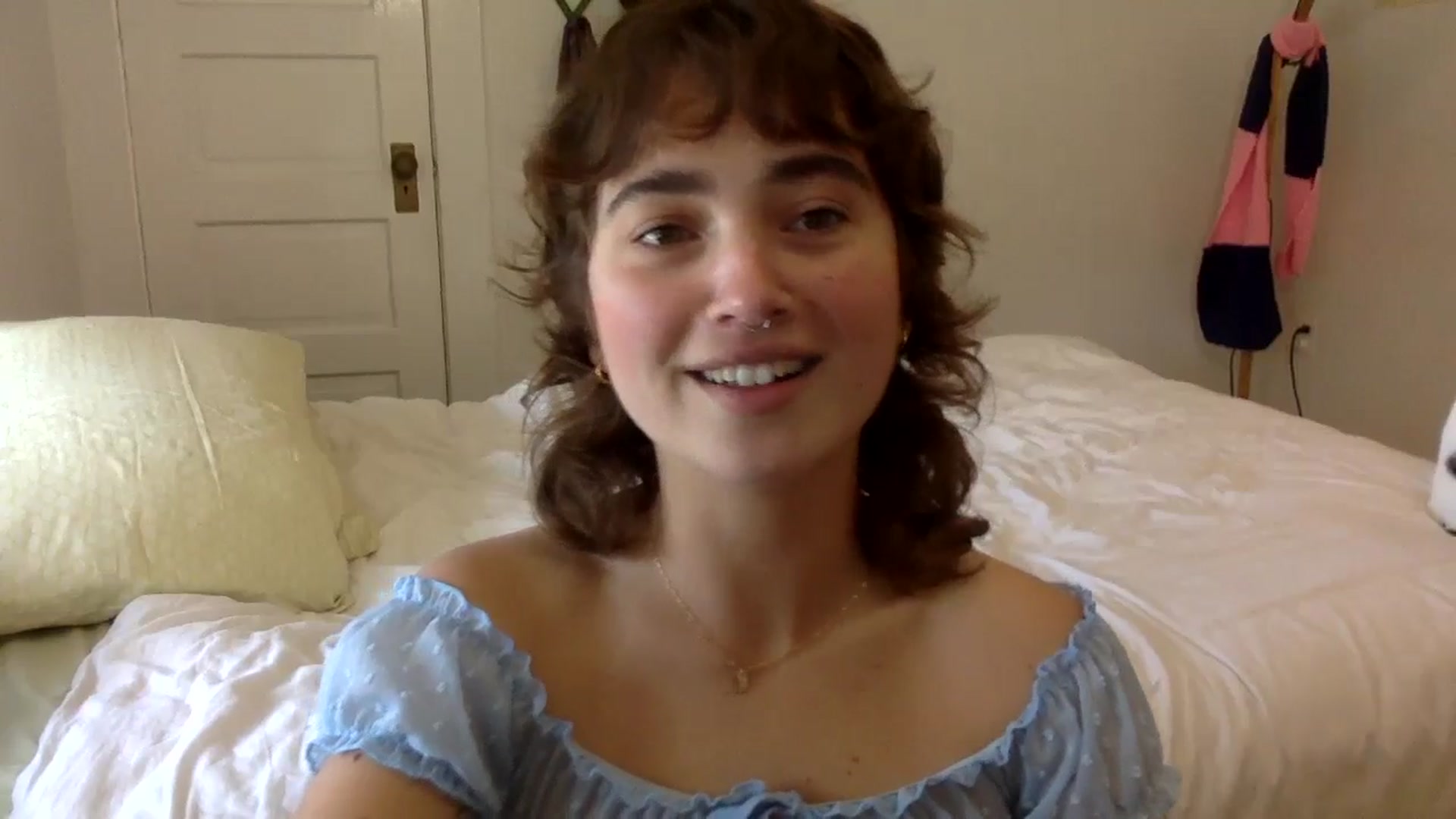 Gallery image thumbnail from gentlylo's myfreecams stream on, 04/27/2024, 17:59 image 11 of 20
