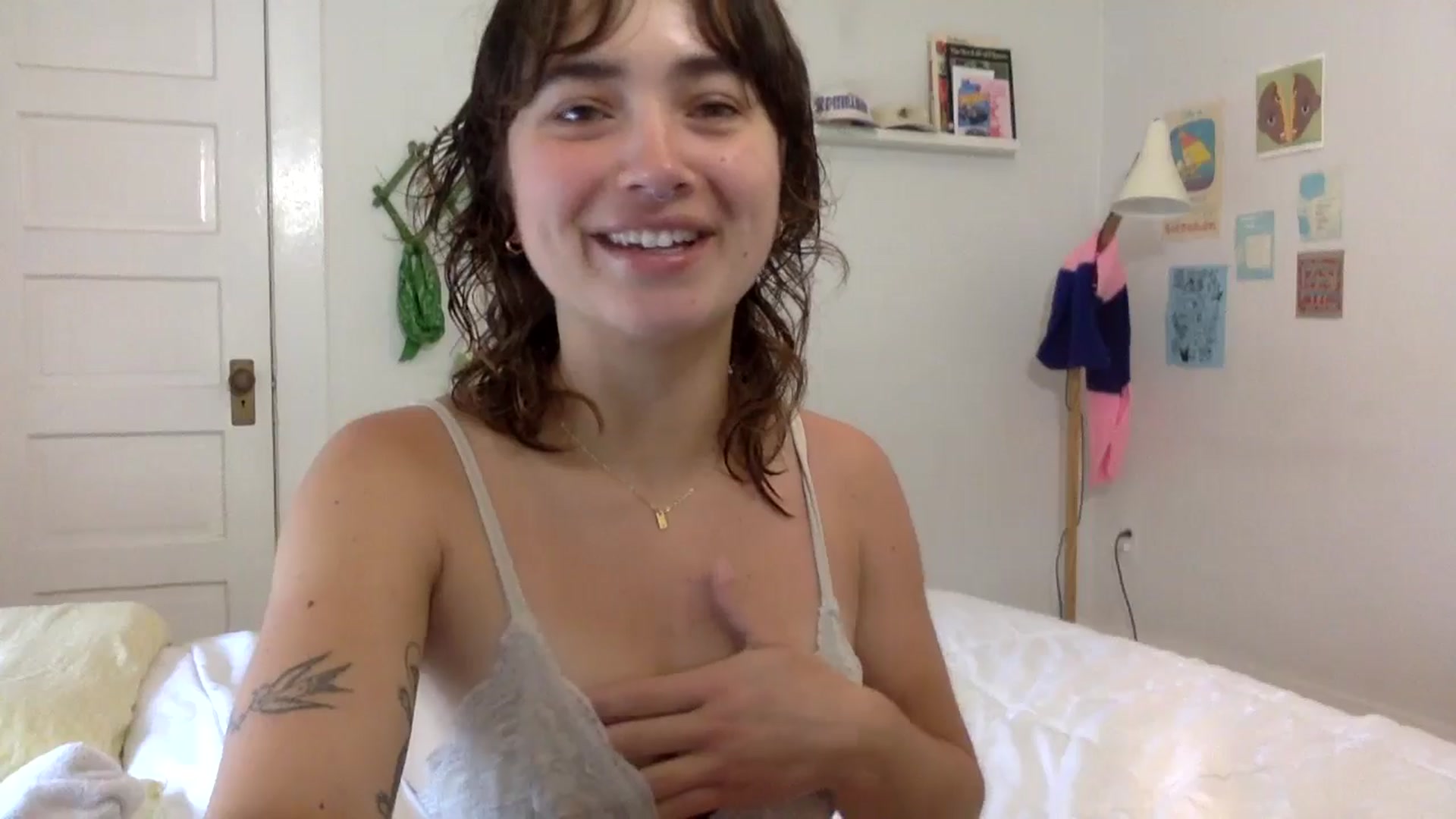 Gallery image thumbnail from gentlylo's myfreecams stream on, 05/10/2024, 16:53 image 11 of 20