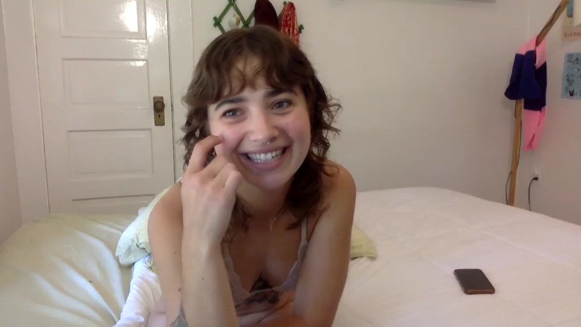 Gallery image thumbnail from gentlylo's myfreecams stream on, 05/18/2024, 17:33 image 20 of 20