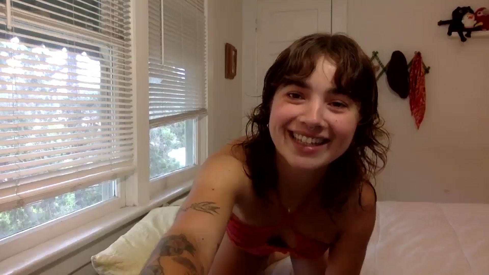 Gallery image thumbnail from gentlylo's myfreecams stream on, 05/24/2024, 16:59 image 3 of 20