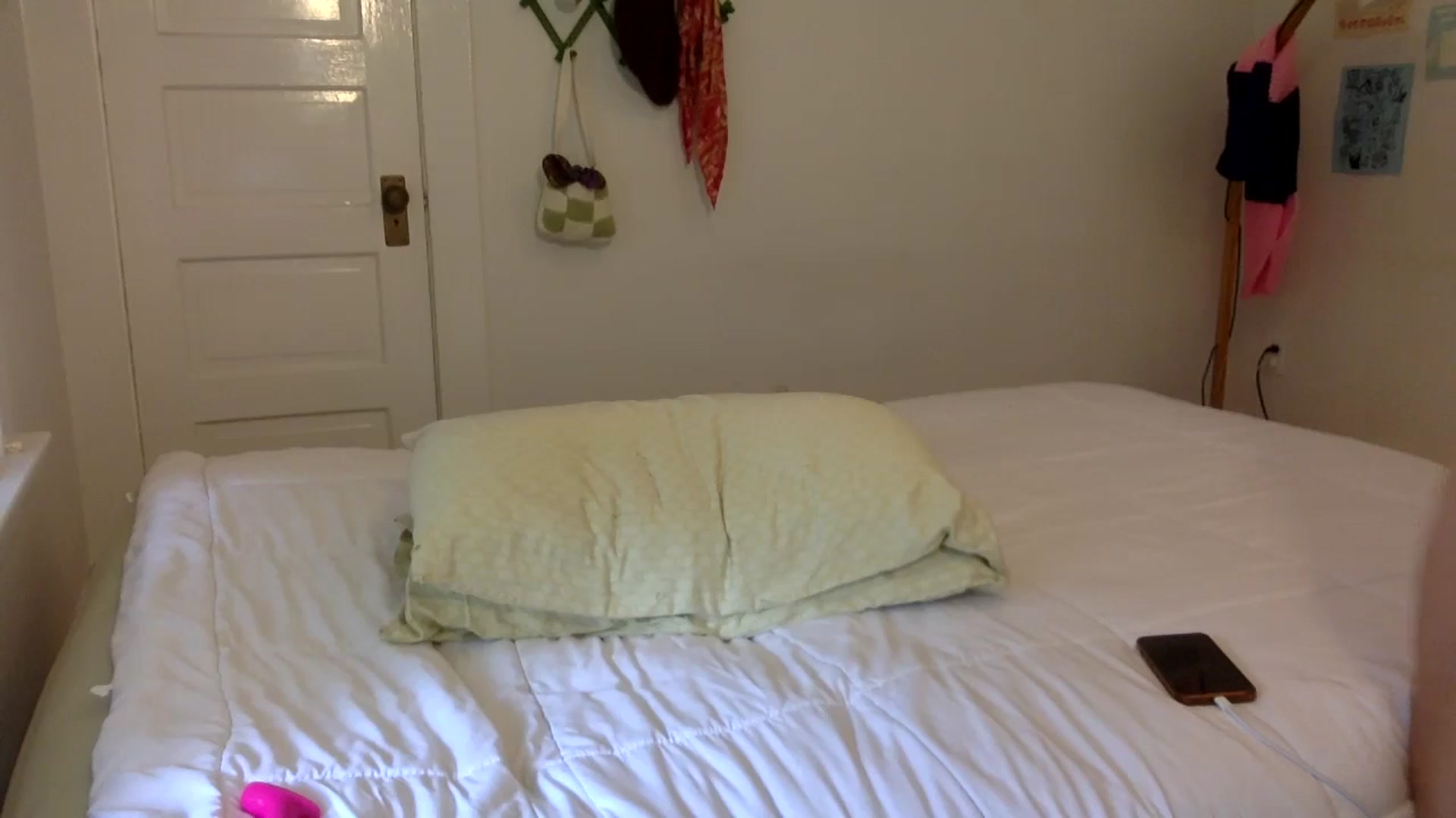 Gallery image thumbnail from gentlylo's myfreecams stream on, 05/25/2024, 17:15 image 19 of 20