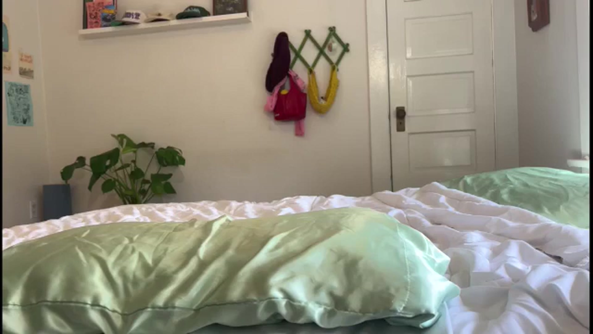 Gallery image thumbnail from gentlylo's myfreecams stream on, 11/18/2024, 19:07 image 18 of 20
