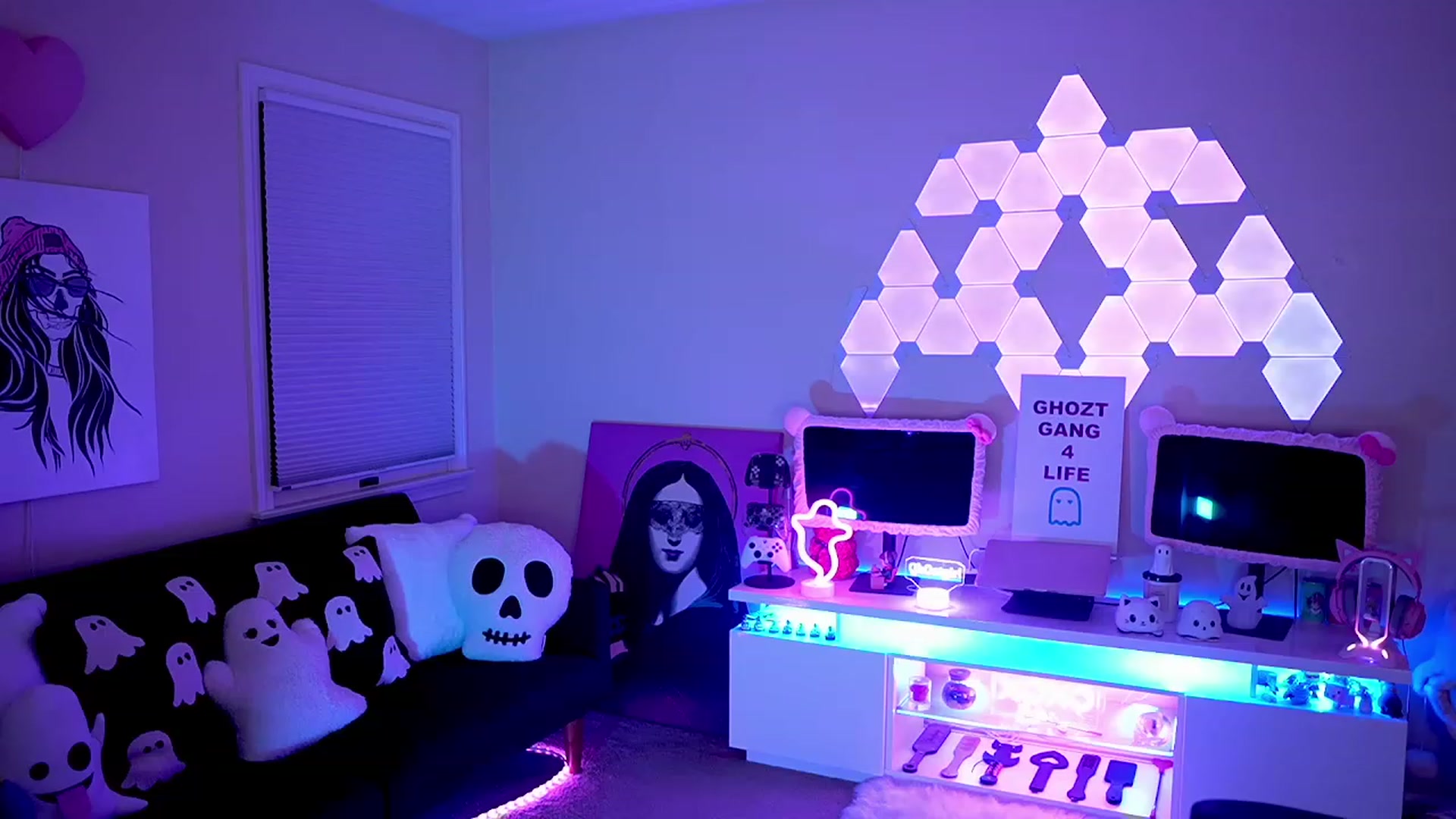Gallery image thumbnail from ghoztgirl's myfreecams stream on, 11/19/2022, 08:59 image 4 of 20