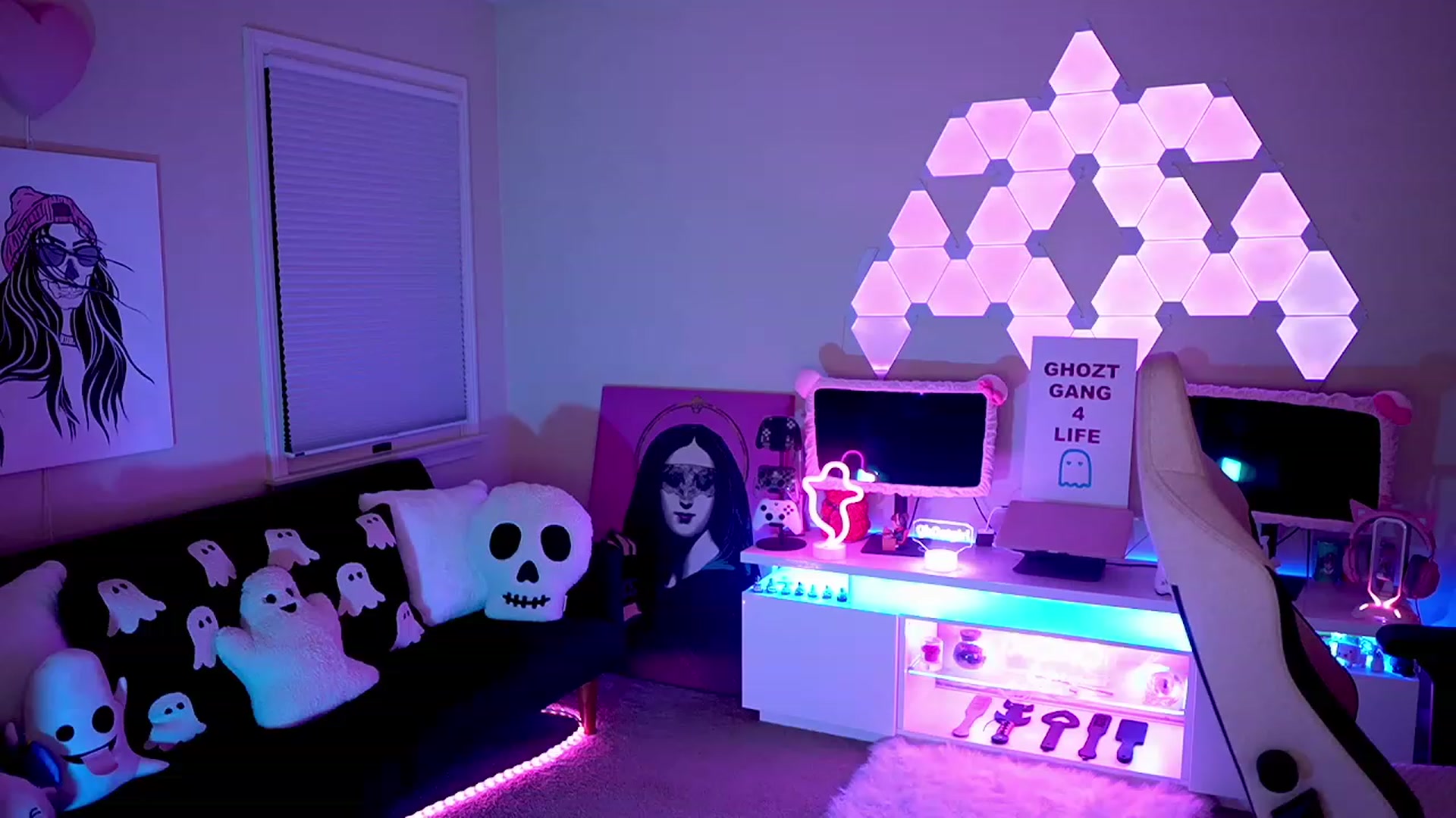 Gallery image thumbnail from ghoztgirl's myfreecams stream on, 11/27/2022, 08:56 image 6 of 20