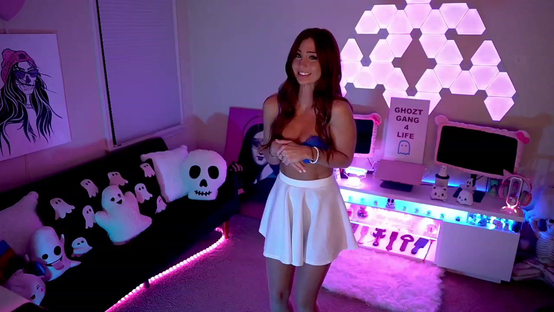 Gallery image thumbnail from ghoztgirl's myfreecams stream on, 12/04/2022, 09:47 image 4 of 20