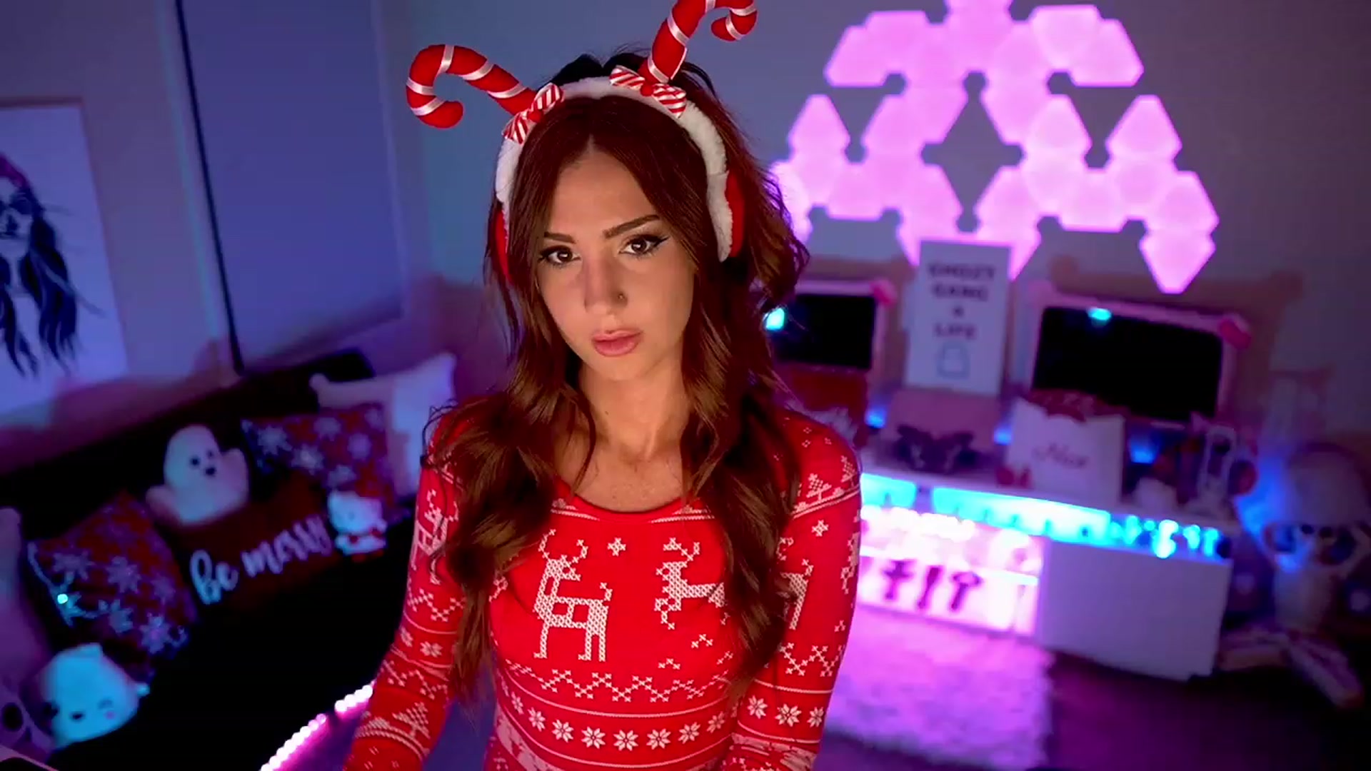 Gallery image thumbnail from ghoztgirl's myfreecams stream on, 12/24/2022, 10:11 image 13 of 20