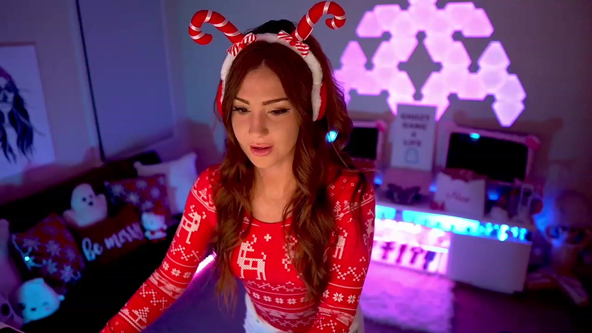 Gallery image thumbnail from ghoztgirl's myfreecams stream on, 12/24/2022, 10:11 image 9 of 20