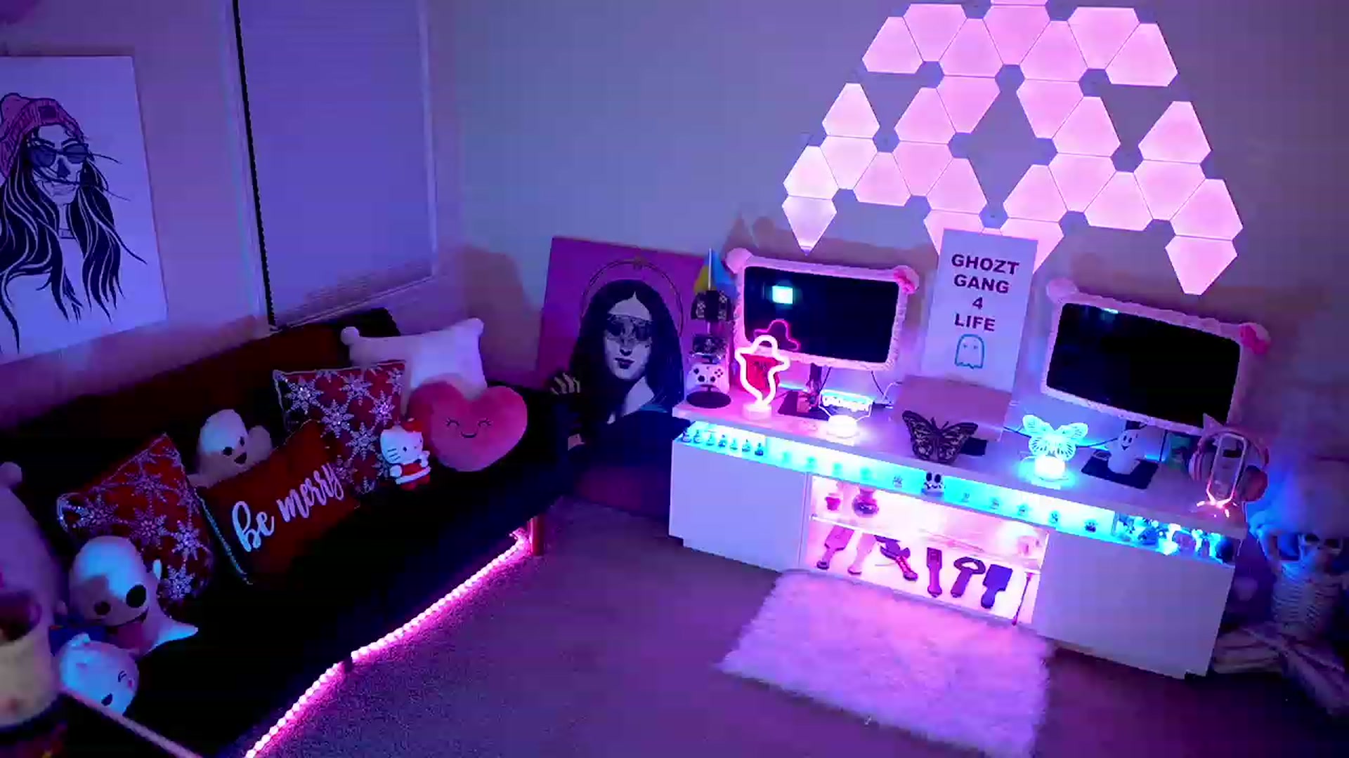 Gallery image thumbnail from ghoztgirl's myfreecams stream on, 01/01/2023, 09:10 image 11 of 20