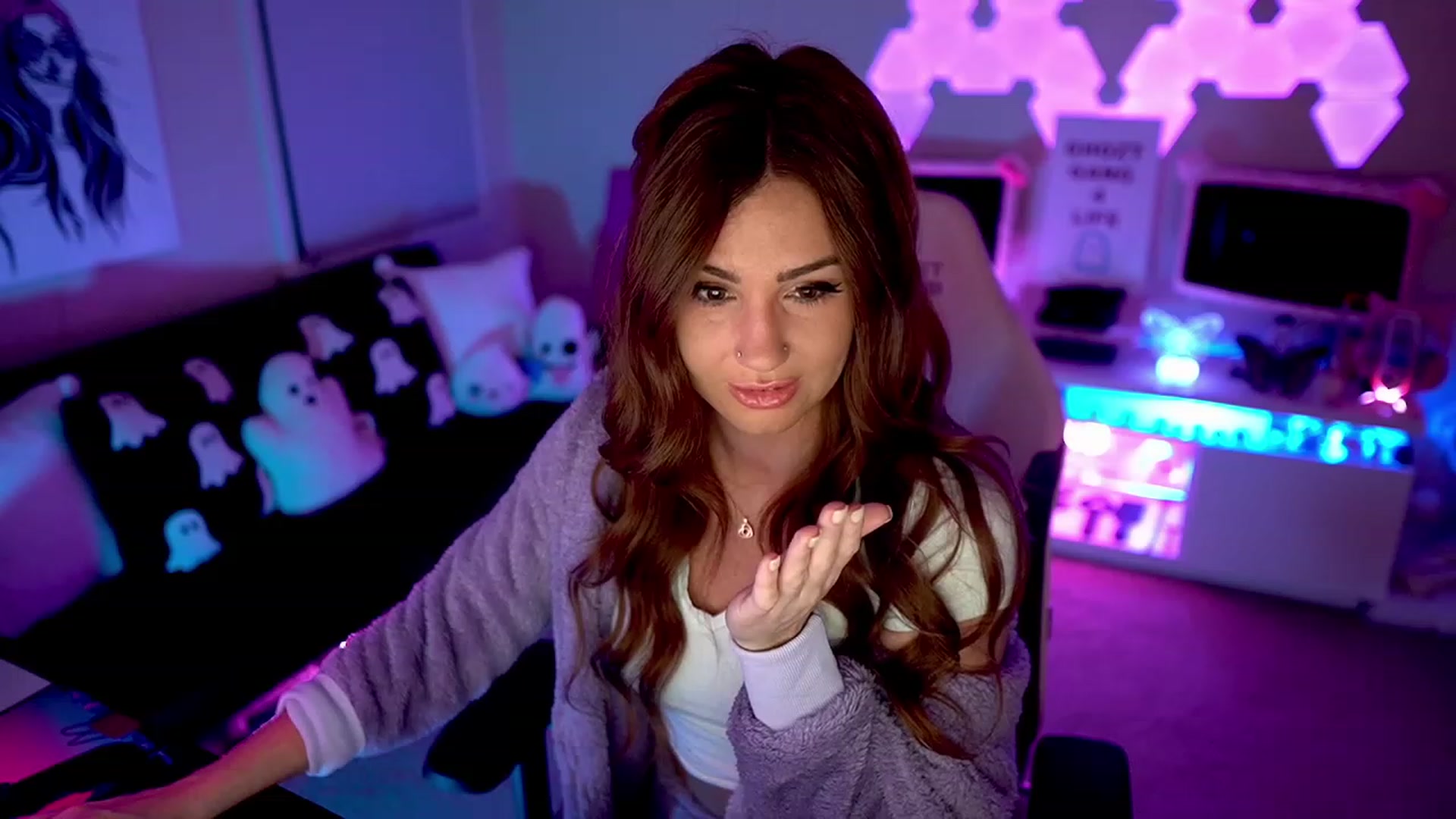 Gallery image thumbnail from ghoztgirl's myfreecams stream on, 01/29/2023, 08:11 image 5 of 20