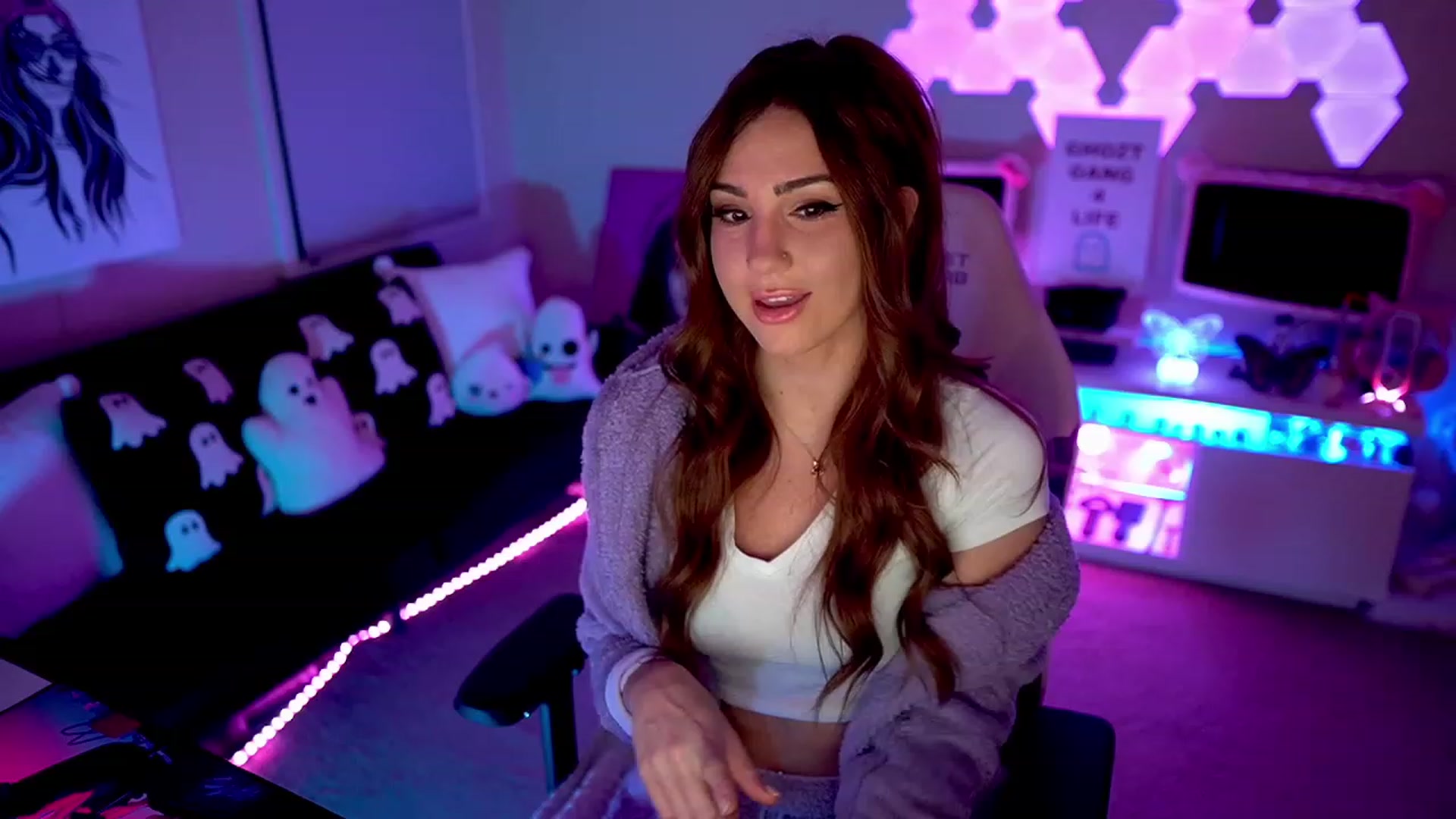 Gallery image thumbnail from ghoztgirl's myfreecams stream on, 01/29/2023, 08:11 image 2 of 20