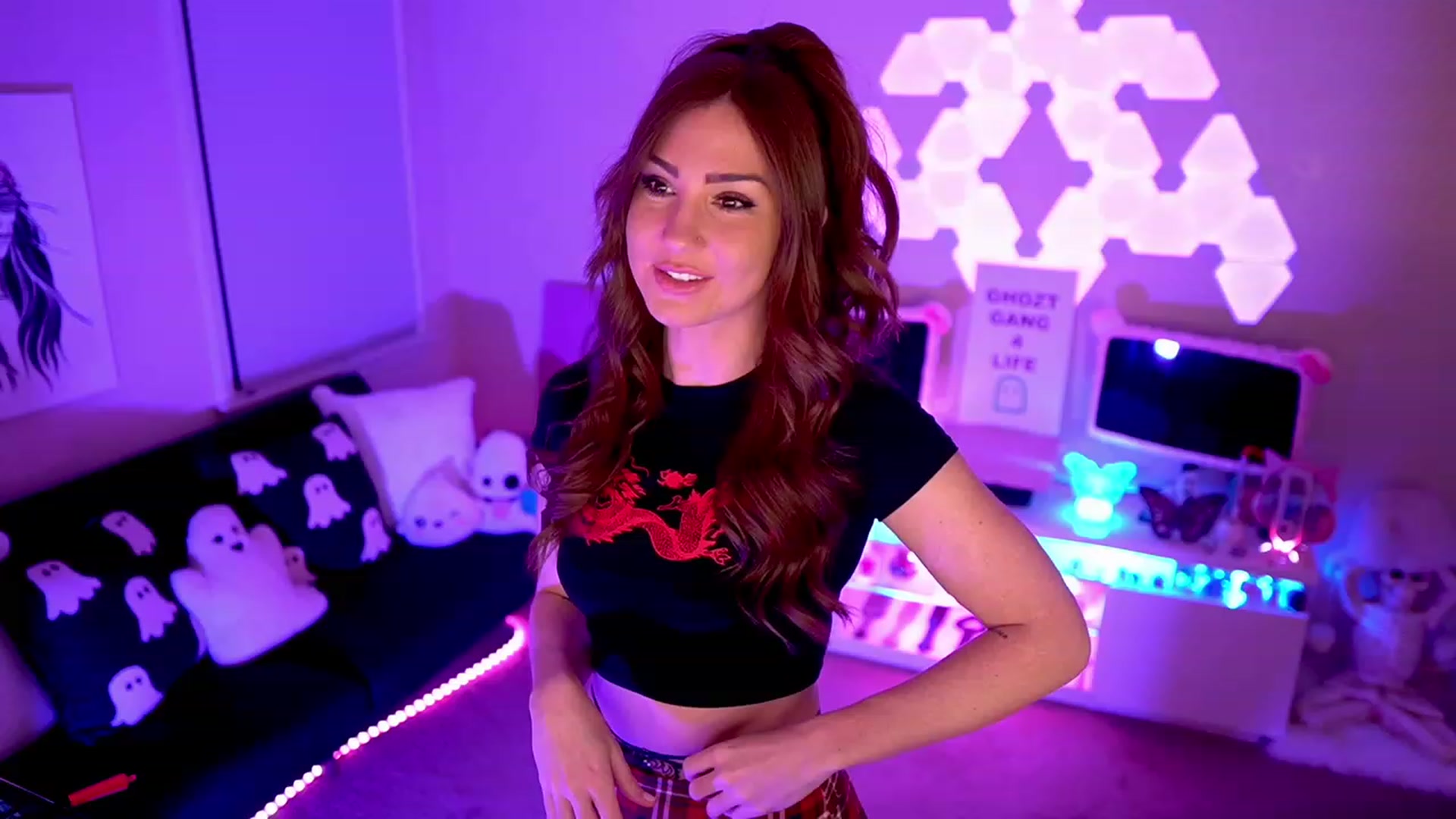 Gallery image thumbnail from ghoztgirl's myfreecams stream on, 04/08/2023, 07:46 image 1 of 20
